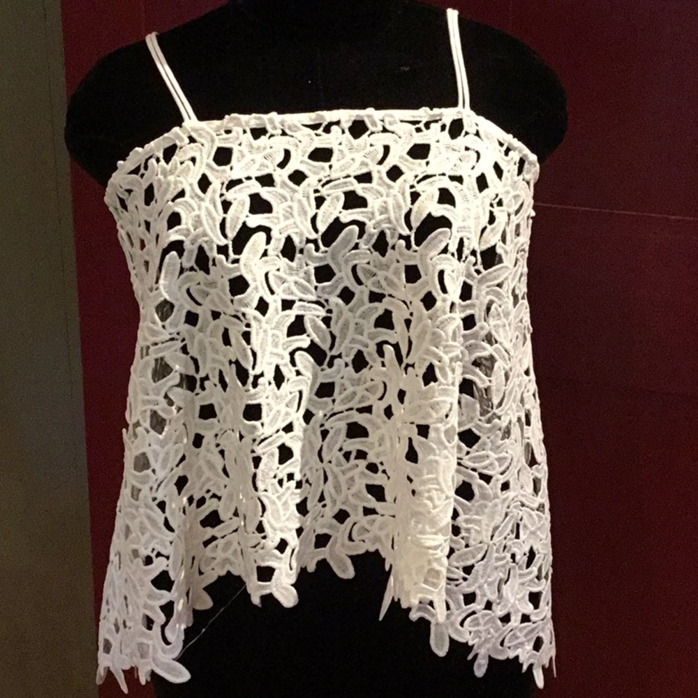 Delicate Cut-Out Top - NEW - Picture 2 of 6